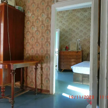 بيت شباب Ami's House Only For Women Dormer *